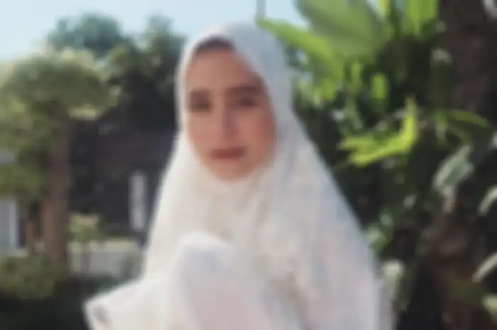 Keseruan lebaran Prily Latuconsina
