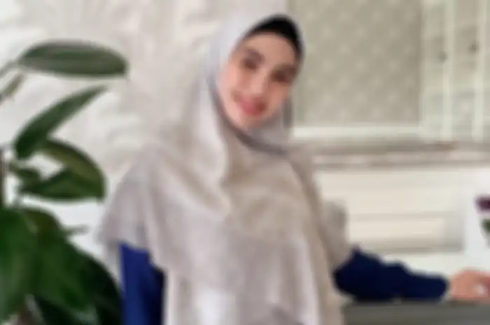 Artis cantik Kartika Putri