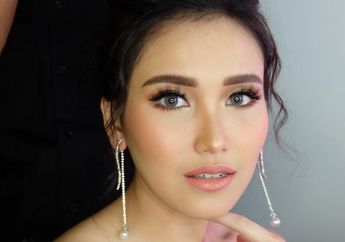 Cuma Buat Tutup Leher, Syal Motif yang Dipakai Ayu Ting Ting Dibanderol Sampai Rp 7 Juta, Kayak Apa ya?