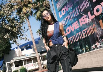 Cuek Dihujat Netizen, Rachel Vennya Pamer Body Goals saat Free Diving Pakai Baju Renang