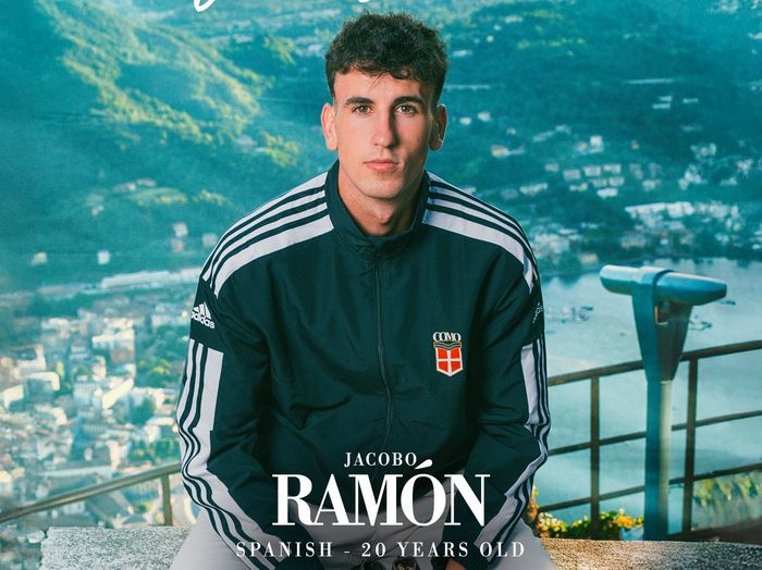Como meresmikan Jacobo Ramon sebagai pemain rekrutan baru dari Real Madrid, Kamis (31/7/2025).
