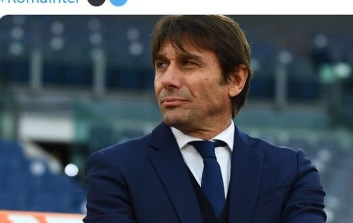 Ekspresi pelatih Inter Milan, Antonio Conte, dalam laga Liga Italia melawan AS Roma di Stadion Olimpico, Minggu (10/1/2020).