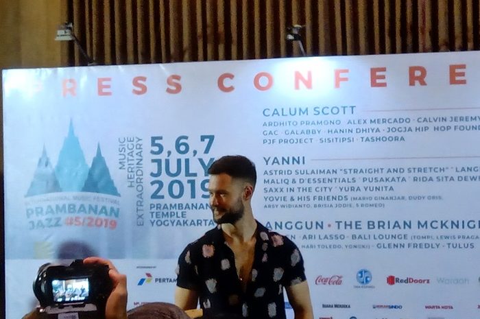 Calum  Scott