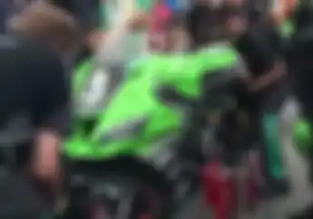 Jarang yang Tahu.. Ganti Ban Motor Balap Bisa Secepat F1, Lihat Videonya
