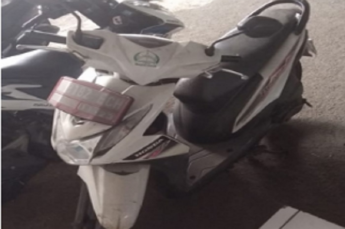 Honda BeAT 2013 murah cuma Rp 3,8 jutaan, surat-surat komplit.