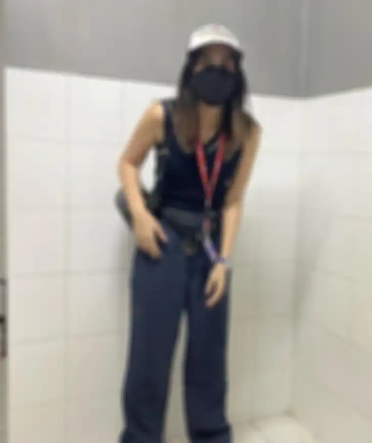 Fashion outfit hitam ala Mezzaluna, anak Bimbim Slank