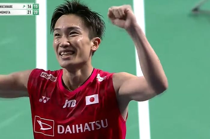 Tunggal putra Jepang, Kento Momota berselebrasi setelah memastikan kemenangannya pada Korea Masters 2023 di Gwangju Women's University Stadium, Korea Selatan, Minggu (12/11/2023).