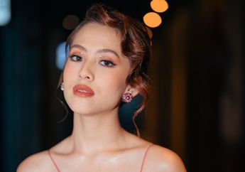 Namanya Kembali Viral, Zara Adhisty Hadir Memukau Bareng Sang Bunda di Premier Film Barunya!