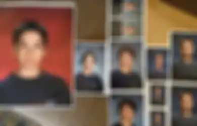 Kayak Nobita, Cowok Ini Selalu Pakai Baju yang Sama di Tiap Foto Sekolahnya