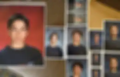 Kayak Nobita, Cowok Ini Selalu Pakai Baju yang Sama di Tiap Foto Sekolahnya