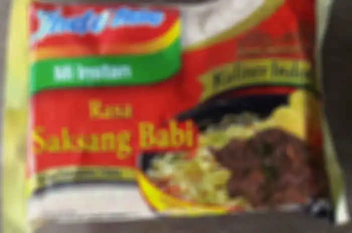 Indomie rasa saksang babi yang viral