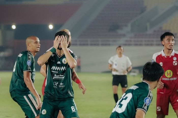 Suasana duel PSS Sleman Vs Barito Putera pada pekan ke-25 Liga 1 2024/2025 di Stadion Manahan, Solo, Senin (3/3/2025).