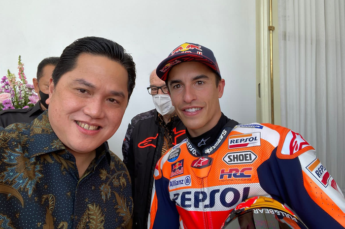 Menteri BUMN Erick Thohir berfoto bareng Marc Marquez.
