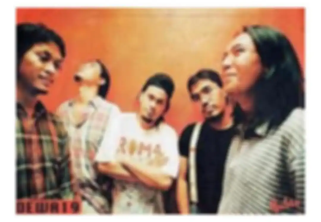 Dewa 19 formasi ketiga (1995-1998), Wong Aksan menggantikan posisi drummer Wawan Juniarso.