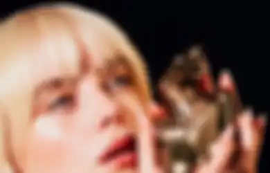 Billie Eilish Anggap Rutinitas Skincare Bantu Mentalnya Lebih Baik