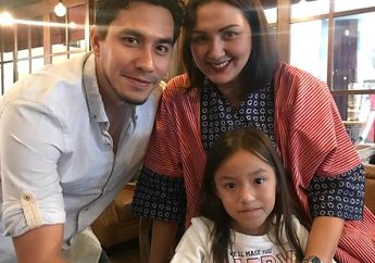 Putri Donna Agnesia dan Darius Sinathrya Sukses Main Piano di Konser Musik Perdananya