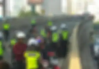 Lagi Viral! Puluhan Pemotor Blok JLNT Kasablanka Menghindari Razia Polisi, Belum Jera Rupanya..
