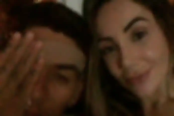 Roberto Firmino dan Larissa Pereira