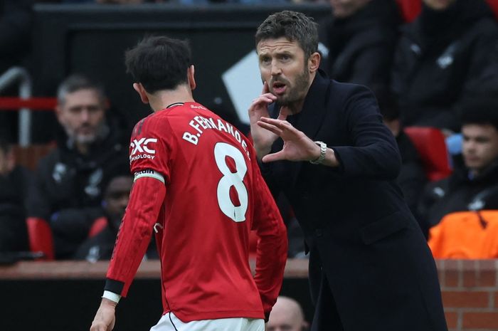 Kapten Manchester United Bruno Fernandes kena semprot Paul Scholes usai terlalu banyak bicara saat timnya kalah. 