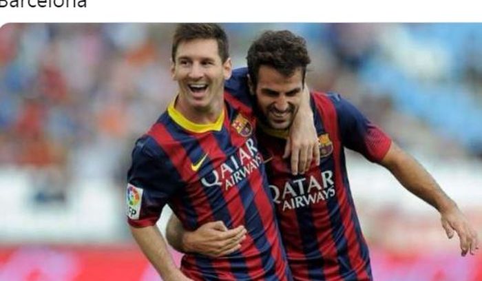 Megabintang Barcelona, Lionel Messi, melakukan selebrasi bersama Cesc Fabregas.