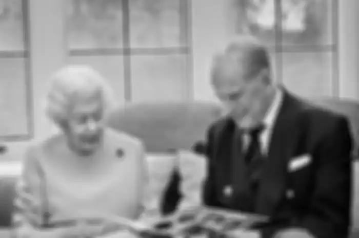 Inggris Berduka, Pangeran Charles Terlihat Teteskan Air Mata Setelah Kunjungi Suami Ratu Elizabeth yang Sekarat