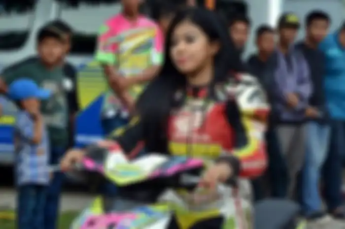 Indri Barbie, pembalap nasional.