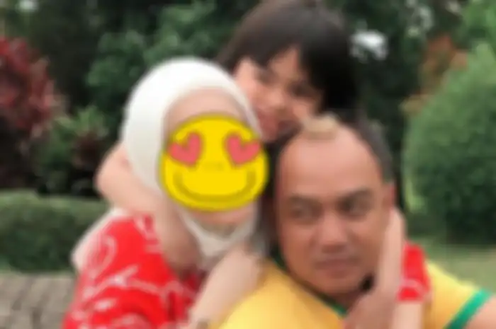 Kecantikannya Mampu Saingi Nia Daniati Hingga Model Senior Dewi Rezer, Ini Dia Sosok Istri Kedua Azis Gagap yang Mencuri Perhatian