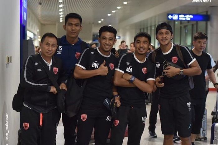 Para pemain PSM Makassar saat tiba di Vietnam untuk menjalani laga kontra Becamex Binh Duong pada leg pertama semifinal Zona ASEAN Piala AFC 2019.