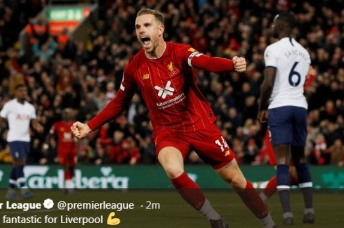 Kapten Liverpool, Jordan Henderson, merayakan gol ke gawang Tottenham Hotspur dalam laga di Anfield, Minggu (27/10/2019).