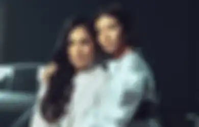 Kayak Kakak Adik, Ini 5 Gaya Kompak Wulan Guritno dan Shalom Razade!