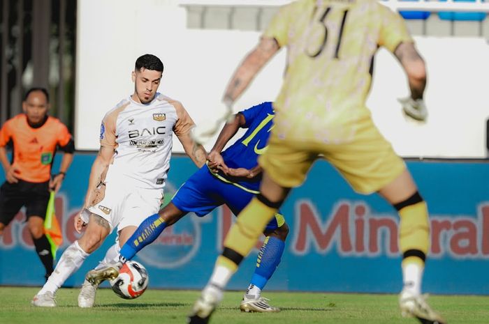 Suasana laga pekan kelima Super League antara Arema FC vs Dewa United di Stadion Kanjuruhan, Malang, Sabtu (13/9/2025) sore WIB