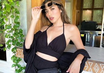 Biasa Umbar Aurat Pakai Bikini, Kini Penampilan Jessica Iskandar Pakai Baju Batik di Pantai yang Bikin Salfok Netizen