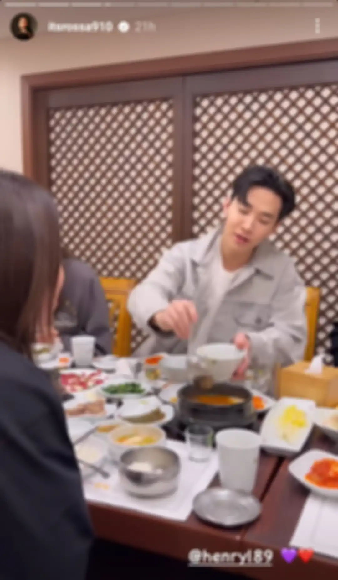 Henry Lau dan Rossa ketemuan di Korea