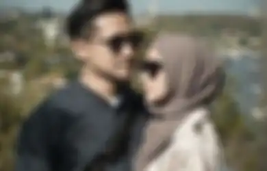 Nekat Buang Tas-tas Branded Buatan Perancis Bernilai Ratusan Juta, Arie Untung Tunjukkan Reaksi Tegas Atas Ucapan Presiden Perancis yang Dinilai Hina Islam