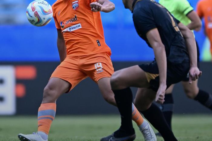 Suasana pertandingan lanjutan pekan ke-31 Liga 1 2023/2024 antara Borneo FC vs Madura United di Stadion Batakan, Balikpapan, Rabu (17/4/2024)