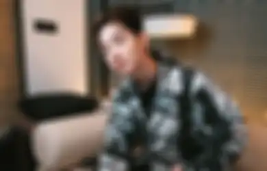 Disuguhi Cimol dan Cireng Oleg Nagita Slavina, Henry Lau: Enak Banget!