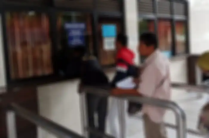 Pembayaran pajak di Samsat