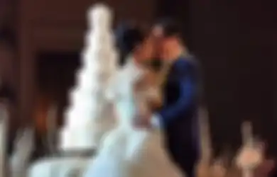VIRAL Kakek 70 Tahun Nikahi Gadis 20 Tahun dengan Mas Kawin Rp 9,3 Miliar, Intip Kecantikan sang Pengantin yang Tak Kalah Menawan Dibandingkan Model Papan Atas