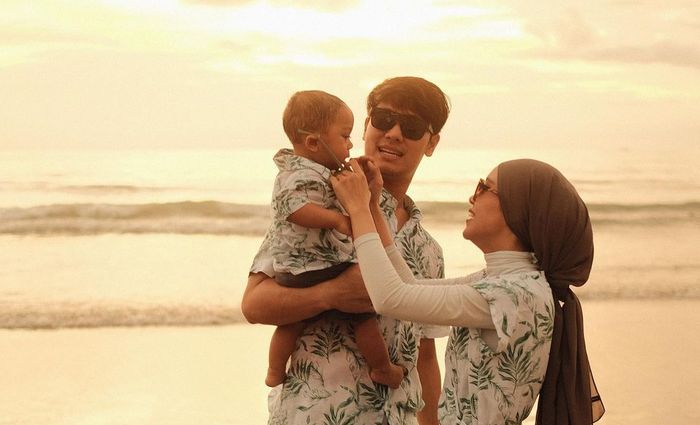 Lesty Kejora , Rizky Billar dan putranya.