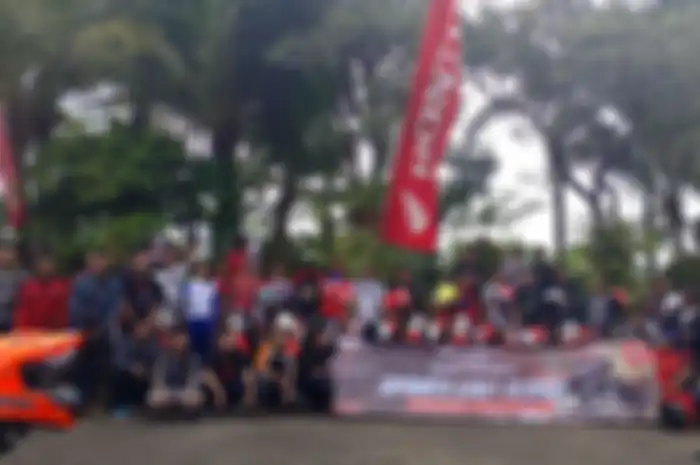 Rombongan CRF Supermoto Di Surabaya