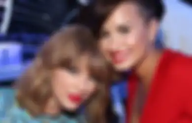 Momen Taylor Swift Asyik Nonton Demi Lovato di MTV VMAs 2023 dan Cerita Lengkap Awal Rumor Enggak Akur