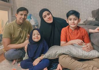 Terlahir dari Keluarga Sultan pemilik Kapal Pesiar sampai Keturunan Dokter, 2 Anak Fairuz A Rafiq Patut Diacungi Jempol, Ternyata Gegara Prestasinya yang Membanggakan