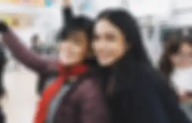 Peringati Hari Ibu, Maudy Ayunda Unggah Foto Saat Bayi. Kata Netizen Mirip Jesse Choi!