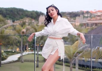 Kini Berstatus Janda, Nindy Ayunda Berani Tampil Seksi Perlihatkan Belahan Dada