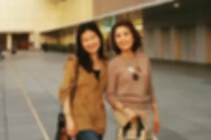 Felicia Tissue dan sang mama, Meilia Lau