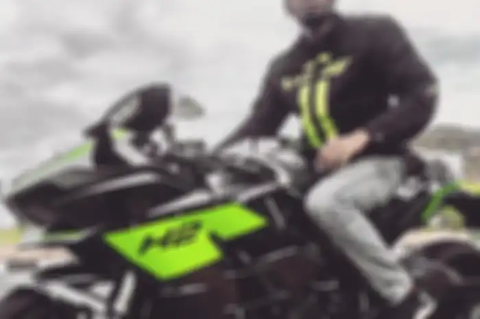 Rossi tertangkap naik Kawasaki Ninja H2 komplet dengan apparel VR46