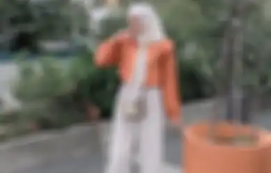 Fresh! Intip 5 OOTD Hijab Warna Oranye yang Enggak Lebay dan Ngejreng!