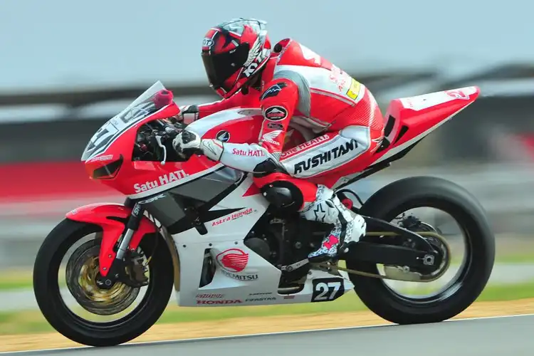 Manteb, Andi Gilang Kibarkan Merah Putih di Race 2 ARRC SS600 Australia