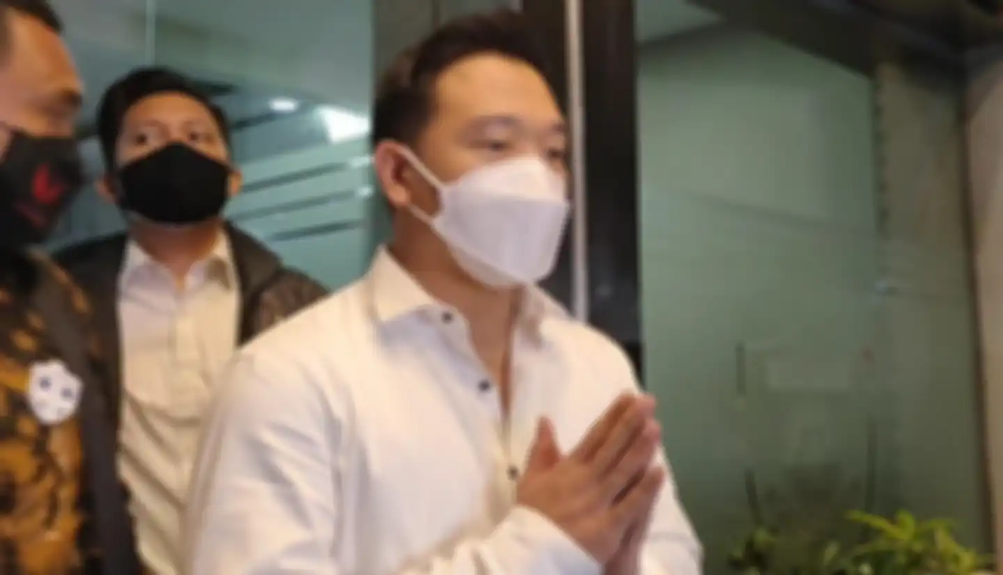 Michael Yukinobu De Fretes alias MYD atau Nobu usai diperiksa di di gedung Ditreskrimsus, Polda Metro Jaya, Senin (4/1/2021).