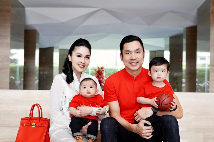 Sandra Dewi dan suami